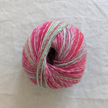 Load image into Gallery viewer, Wave pattern scarf Intermediate knitting kit