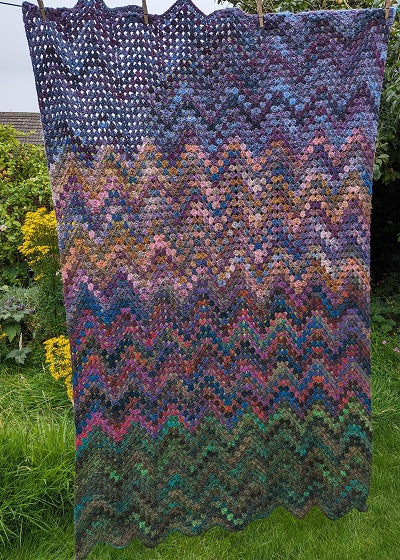 4 colour Sirdar Jewelspun granny stitch crochet blanket kit