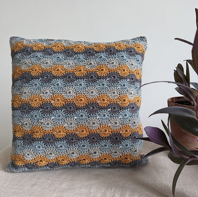 Catherine wheel stitch cushion cover crochet kit - 30cm size