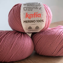 Load image into Gallery viewer, Katia merino 100% double knit yarn dusky pink 37