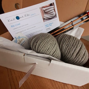 Rib cowl knitting kit