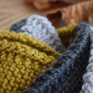 Diagonal knitted scarf kit